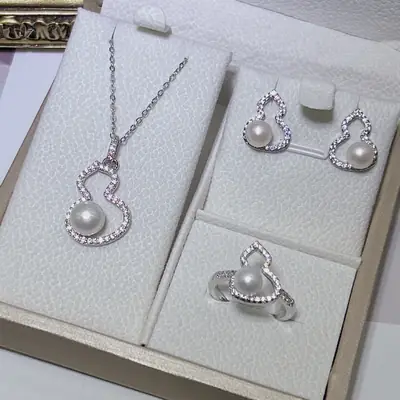 S925 Gold Plated Pearl Earrings Set with Strong Light