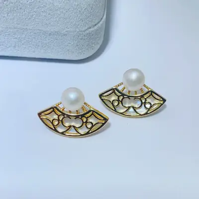 2023 Retro Shell Hollow Pearl Earrings