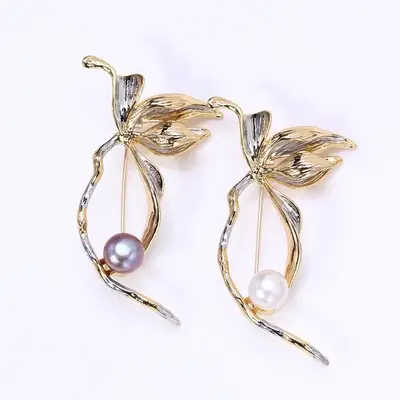 French Romantic Bohemian Pearl Brooch Autumn Winter Collar