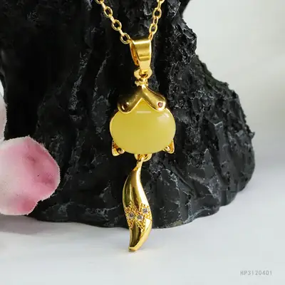 Natural Amber Fox Pendant Necklace Ethnic Gold