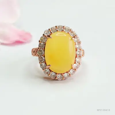 Guan Yu Natural Amber Ring Honey Wax Court Style