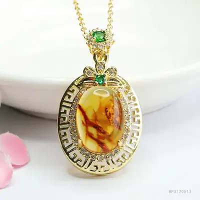 Guan Yu Natural Amber Pendant Necklace Ethnic Style Gold