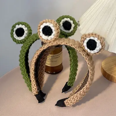 Frog Headband with Big Eyes Wool Knitted Design