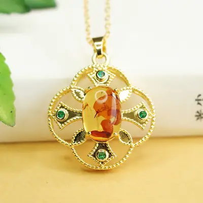 Aiyu Natural Amber Pendant Necklace Ethnic Gold