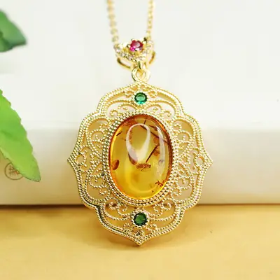 Vintage Gold Amber Pendant Necklace for Women