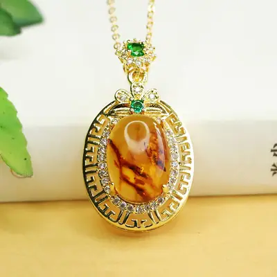 Aiyu Natural Amber Pendant Necklace Ethnic Gold