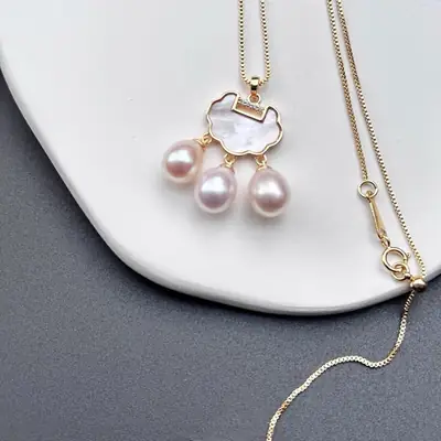 Women's Chinese Niche Pearl Necklace with Clavicle Design