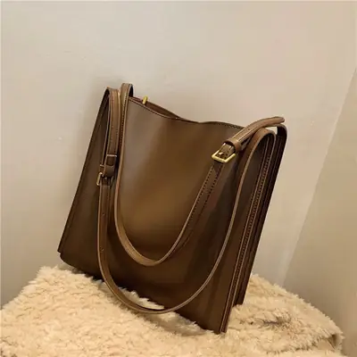 Women's White Retro Shoulder Bag 2023 Summer