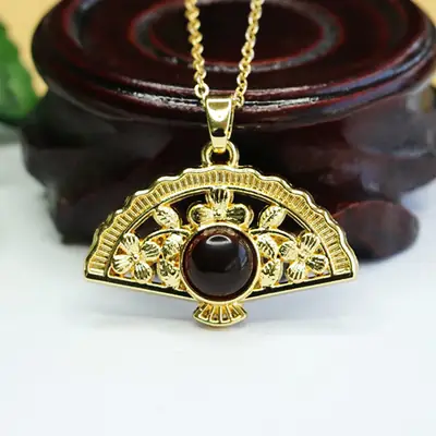 Aiyu Fan Necklace with Natural Amber Pendant
