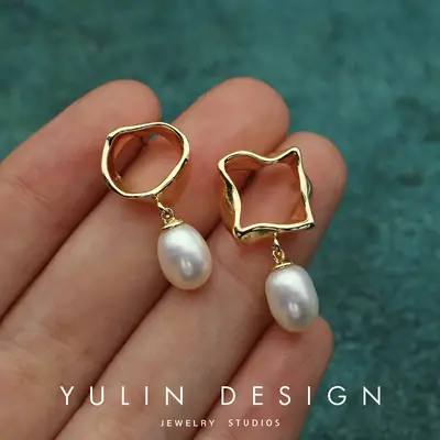 Women's Gold Pearl Square Earrings Set