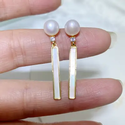 Vertical Pearl Earrings Gold Plated Light Luxury Small