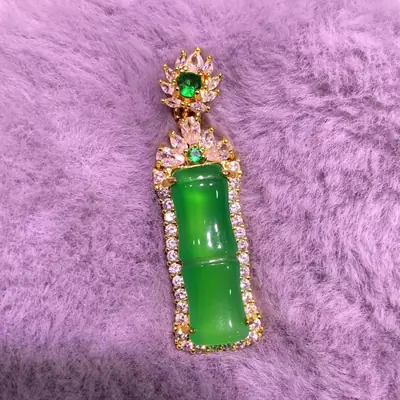 High Ice Light Brazilian Sun Green Chalcedony Gold Plated Pendant Necklace