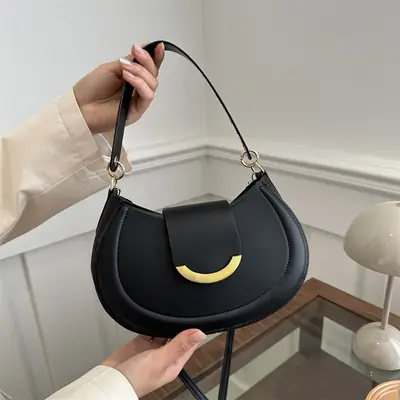 Black Retro Shoulder Bag for Women 2024