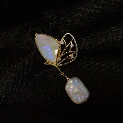 Butterfly Pearl Brooch for Women Gold Plated