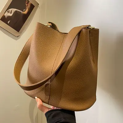 Black Lychee Pattern Bucket Bag for Women 2024
