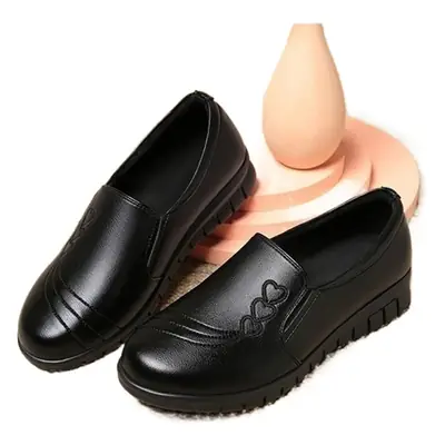 Non-slip work shoes women's black flat slip-on mom shoes kitchen work shoes waterproof shoes soft leather soft bottom women's shoes