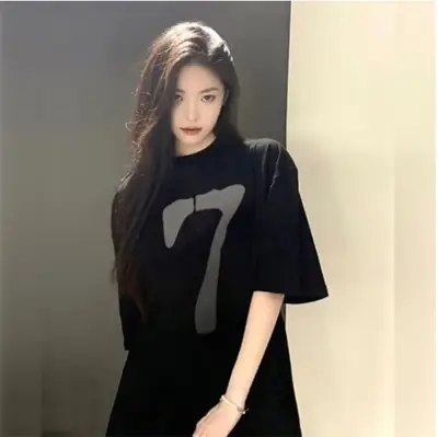 American Retro Black Short-Sleeved T-Shirt for Women Summer 2025 New Design Niche Couple Loose Slimming Look Top