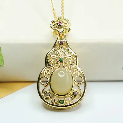 Aiyu Jade Pendant Necklace Clear Water Gourd Gold