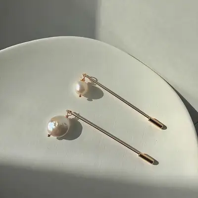 Woolen Coat Pearl Brooch Minimalist French Design