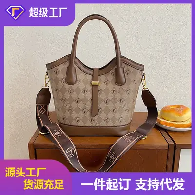Women's Printed Leather Shoulder Bag Brown