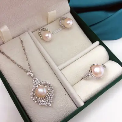 Three-Piece Pearl Jewelry Set for Women