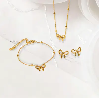 Gold Bow Tie Clavicle Necklace for Women