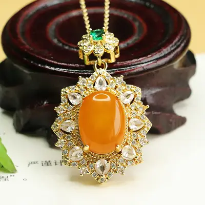 Aiyu Natural Amber Pendant Necklace with Full Wax Finish