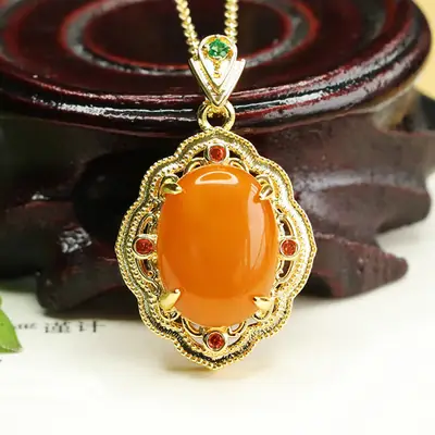 Aiyu Natural Amber Pendant Full Honey Old Beeswax Necklace