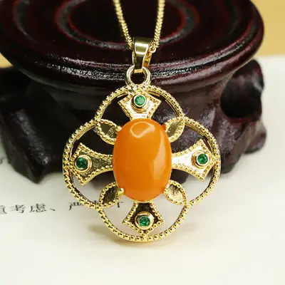 Aiyu Natural Amber Pendant Necklace with Emerald Accents