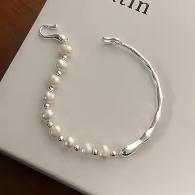 Irregular Pearl Bracelet with Branch Design