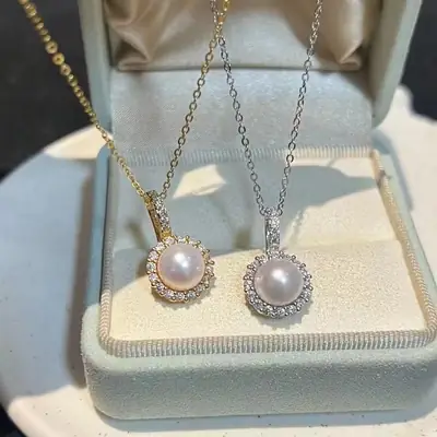 Pearl Detachable Universal Buckle Necklace with Butterfly Design