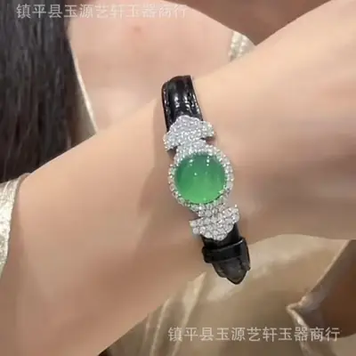 Chinese Style Women's Wristband with Yang Green Agate & Silver Plated