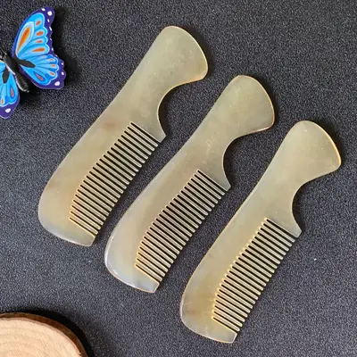 Natural Horn Comb for Hair Styling and Detangling