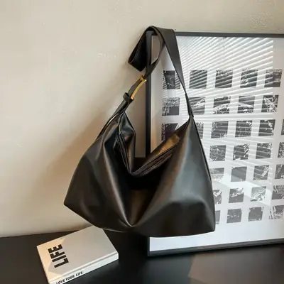 Women's Beige Soft Shoulder Bag 2024 New Fashion