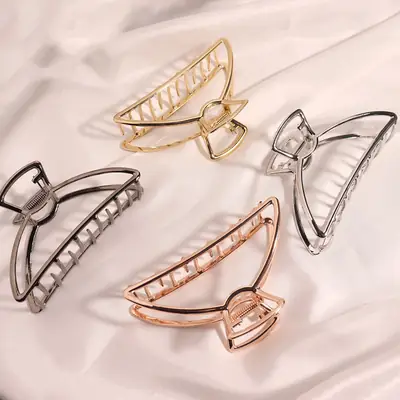 Gold Alloy Hair Claw Clip 25.5g Large Shark Design