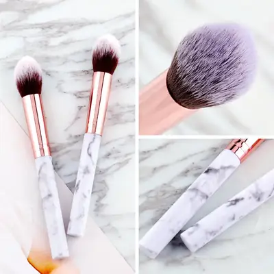 High-Gloss Makeup Brush for Blush & Contour