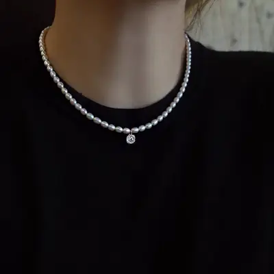 Women's Pearl Collarbone Necklace with Red Sweater