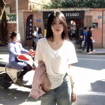 New Summer Thin V-neck Short-sleeved T-shirt Women's White Base Shirt Loose Slimming Casual T-shirt Trendy Women's Top