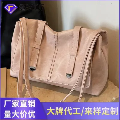 Women's Large Capacity Shoulder Bag Brown New Style