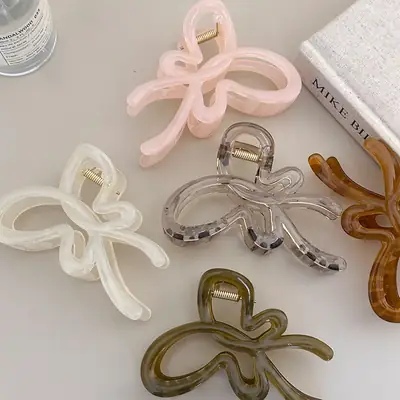 Large Butterfly Shark Catch Hair Clip White