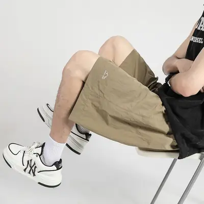 Men's Crumpled Shorts Summer Wear Brown