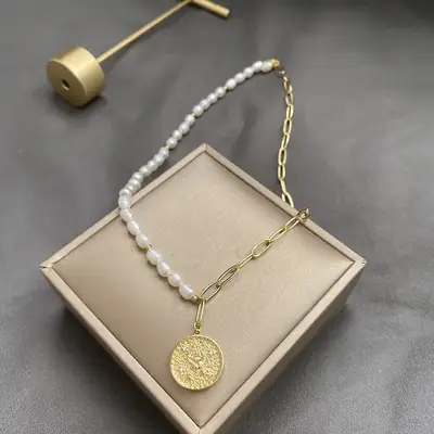 Vintage Pearl Necklace with Gold Pendant for Women