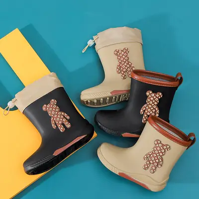 Japanese-Style Children's Rain Boots Thickened Non-Slip Outdoor Wear for Girls Students Baby Cute Bear Rain Shoes Women's Fashion Water Shoes