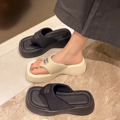 Women Thick Bottom Flip Flops Summer Sandals Black White
