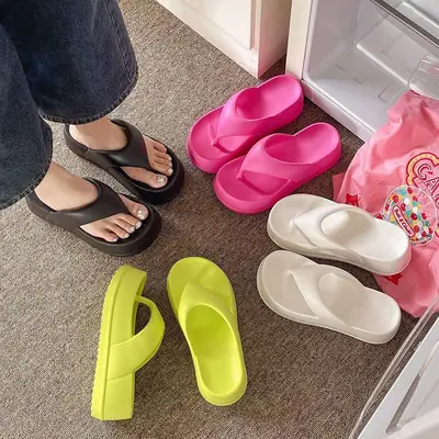 Women's Thick Soled Flip Flops Summer Outdoor Shoes