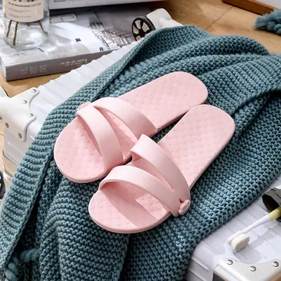 Foldable Lightweight Travel Slippers Men's and Women's Summer Outfit Swimming Flip-Flops for Business Travel Portable Sandals for Men