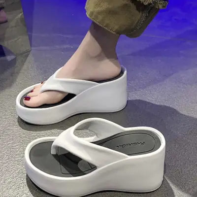 Cross-Border Hot-Selling 9cm Height-Increasing Flip-Flops for Women, Summer Beach Shoes for Petite Individuals, Instagram-Style Casual Thong Sandals