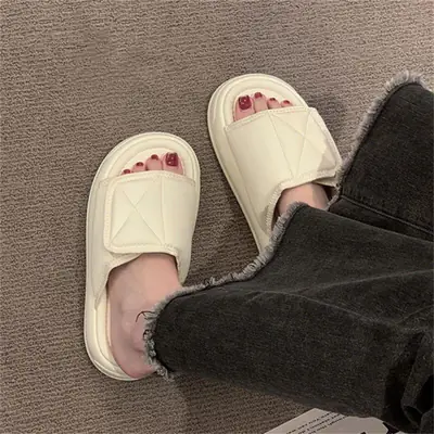 Women's Thick Sole Slippers Black Anti-Slip Outdoor