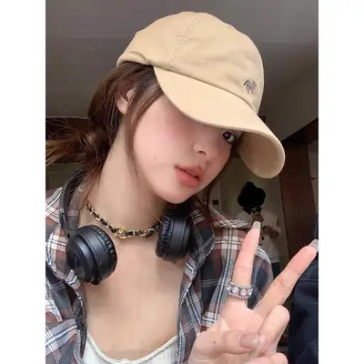 Japanese Embroidered Duckbill Cap for Women Beige