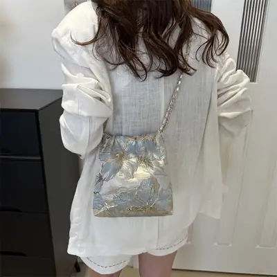 New Chinese Style Women's Bag with Butterfly Chain Crossbody